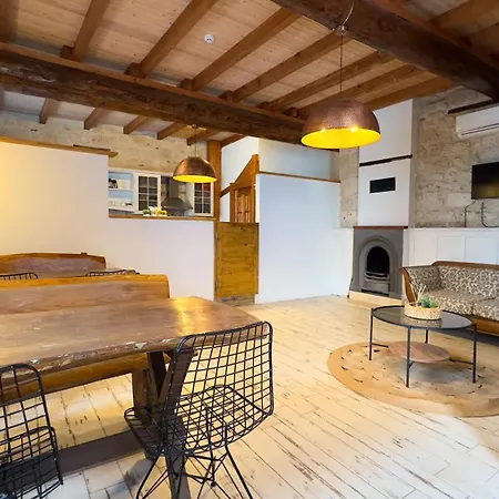 Mythos Alacati Gazde/Camere de închiriat